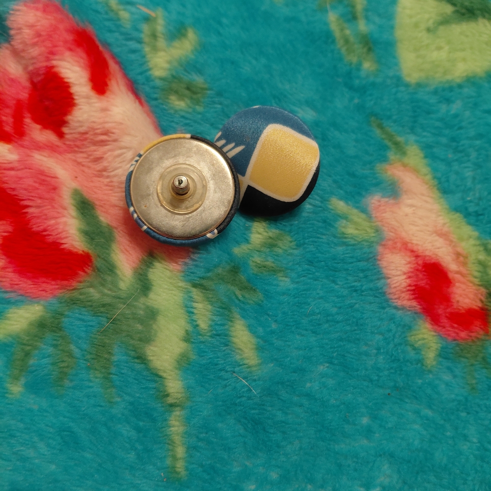 Geometric Button Earrings - Picture 2 of 2